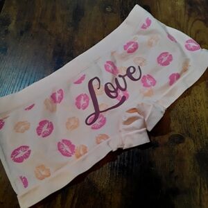 NWT XL Kiss & Tell LOVE Low Boy Short Panties Pink & Coral Kisses  All Over Them